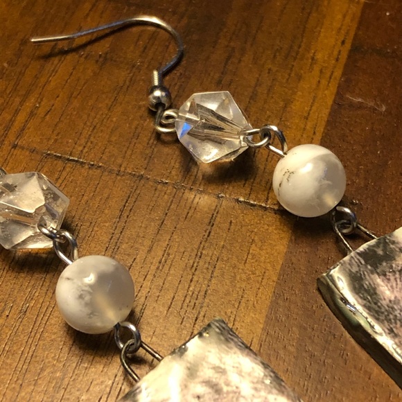 Ceramic Gemstone Wolf Earrings - Picture 6 of 6